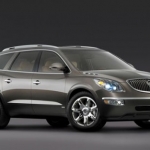 What kind of car does tiger woods drive?