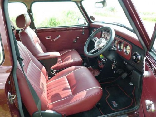 Mini 40 interior